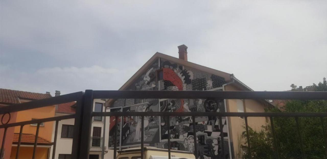 Cheap House Near The Center Of The City Mostar Esterno foto